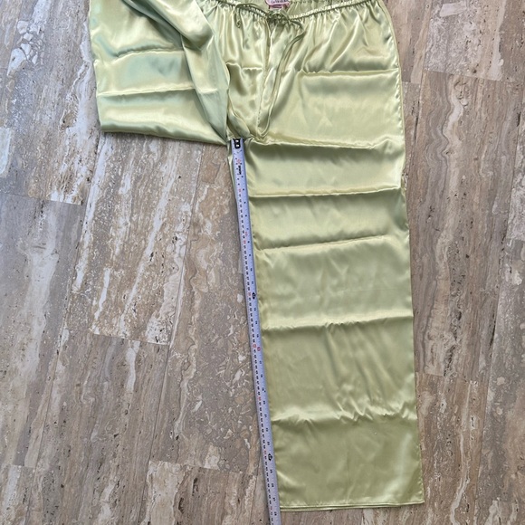 La Vie En Rose “Silky” 100% Polyester Pajamas PJs Pyjamas Pajama Set. - Picture 10 of 13